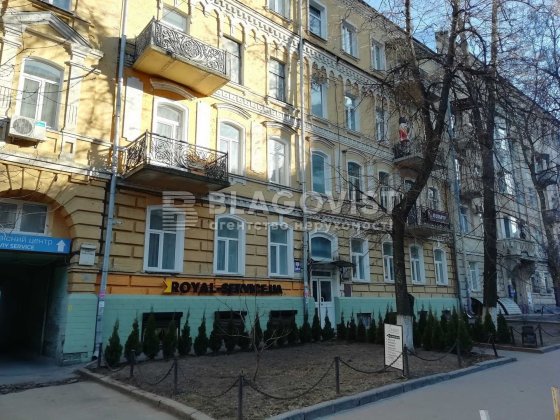 Золоті Ворота /Метро Університет Пирогова 5 вікна у двір