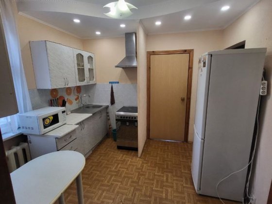 Продаж вартири 1 поверх 52 м. Лісківська 14 Київ