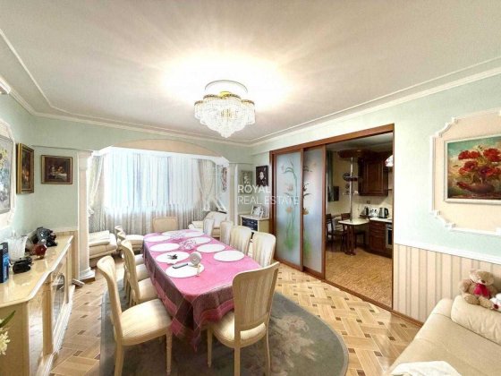 Продаж екслюзивної 4-кімнатної квартири, з ремонтом, 3 спальні, 116 м² Дніпровський район, вул. Княз