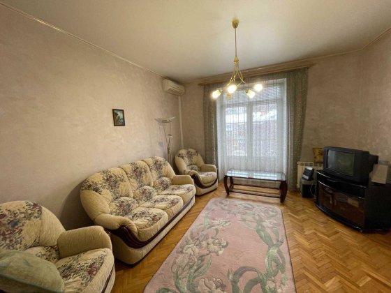 Прокдаж 2-кімнатної квартири . Кловський спуск, 9/2. Ст. м. Кловська
