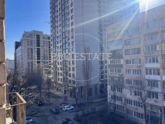 БЕЗ % Продаж квартири  вул Тютюнника Барбюса Печерськ Палац України Киев