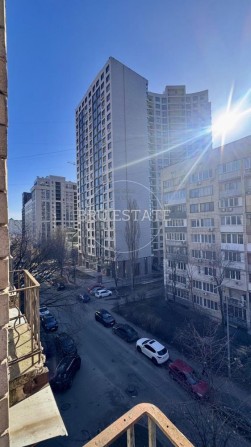 БЕЗ % Продаж квартири  вул Тютюнника Барбюса Печерськ Палац України - фото 1