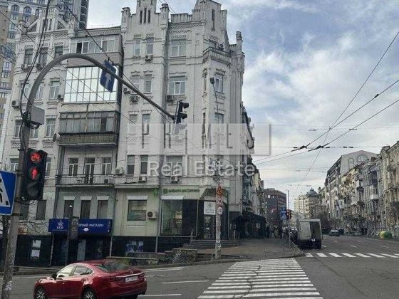Продаж 2к квартири, центр, вул. Саксаганського, 33/35