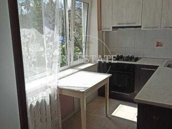 Продам 2 к квартиру п-т Воскресенський, 40а(Перова) Воскресенка Київ