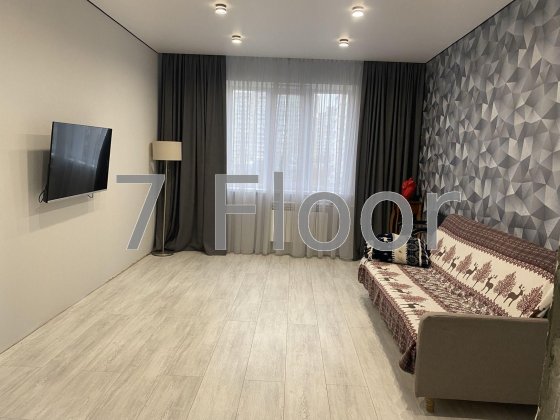 3 кімнатна квартира Троєщина Каштанова метро Почайна Київ