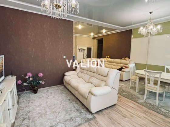 Продаж квартири вулиця Коновальця 44 а Киев