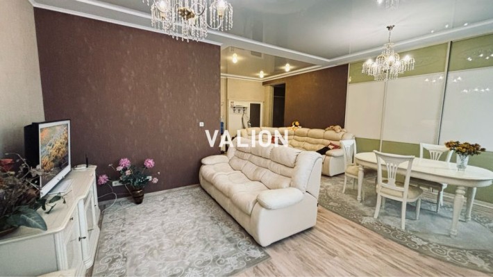 Продаж квартири вулиця Коновальця 44 а - фото 1