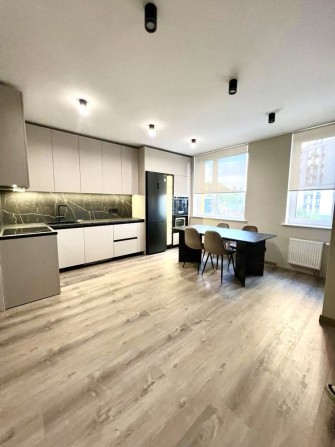 Продам повноцінну 2-кімн. кв-ру з ремонтом ЖК Svitlo Park Печерськ 10 хвилин - фото 1
