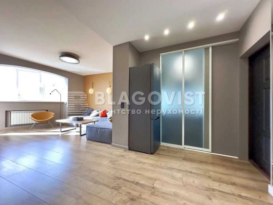 Продаж 2-кімн квартири 60 м. з ремонтом. Позняки Урлівська, 11А