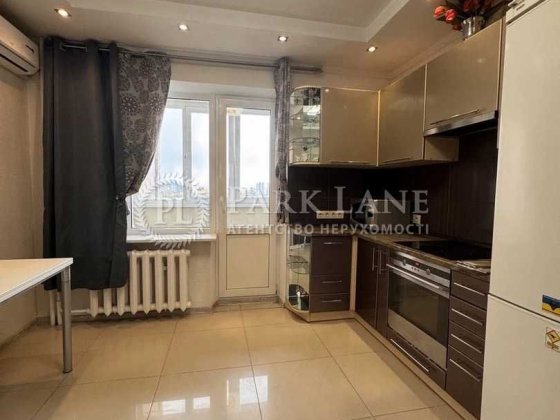 Продаж 3к. квартири, Дарницький р-н., Олени Пчілки 4 Київ