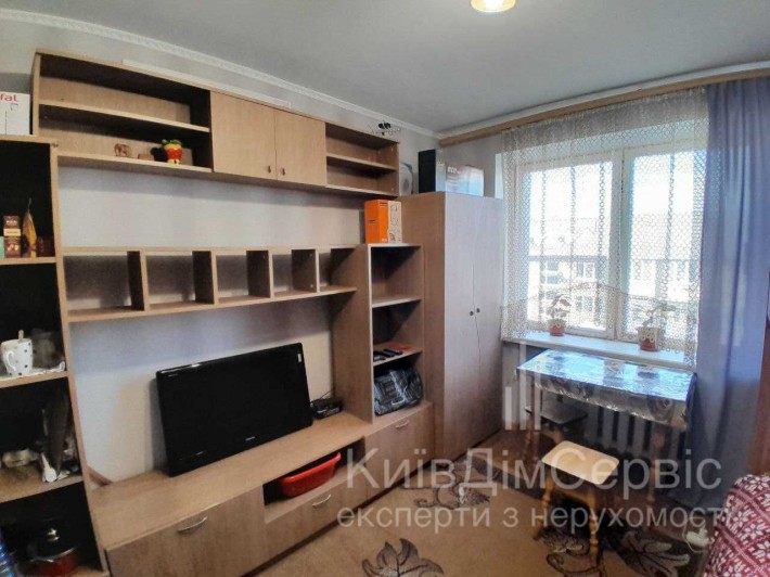 продаж квартири гуртожиток Воскресенка проспект Воскресенський 15В - фото 1