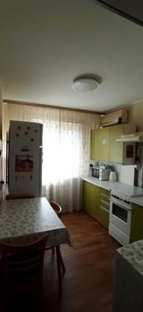 Затишна 2-кімнатна квартира біля Русанівського каналу - фото 1