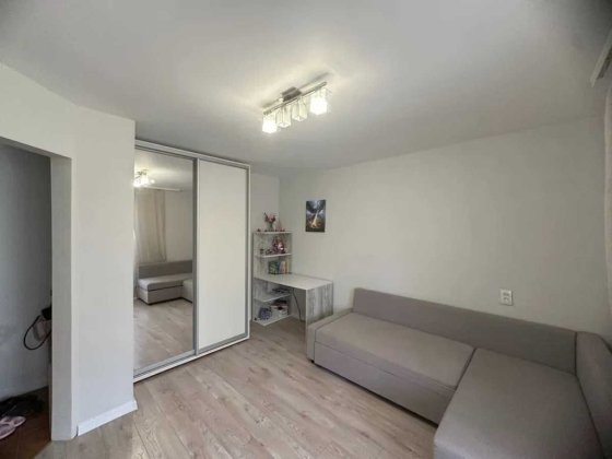 ПРОДАМ 1 кім квартиру вул. Тампере 8А Киев