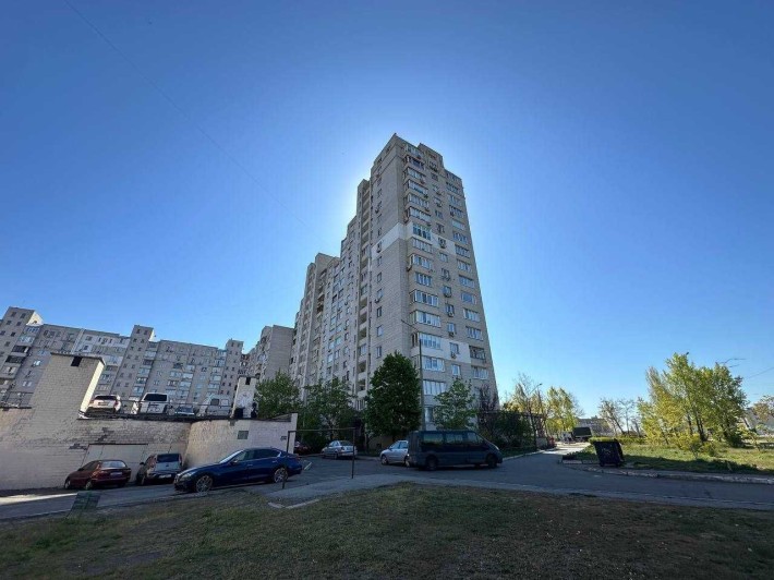 Простора тепла 2-к квартира 69 м² з ремонтом | Троєщина | Рейгана 34/51 - фото 1
