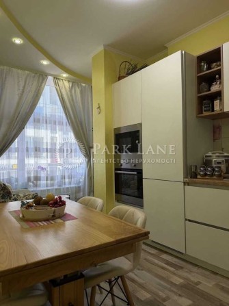 Продаж квартири з ремонтом 40 м2 в ЖК Skyland Теремки,Голосіївський - фото 1