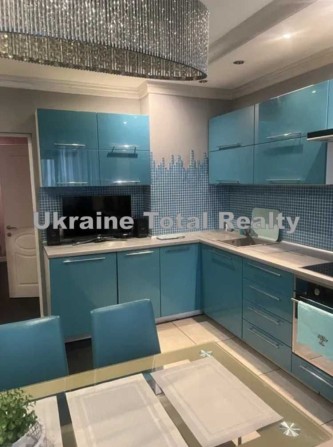 2к квартира з ремонтом біля метро Деміївська/Либідська! Вул Феодосійська 1 - фото 1