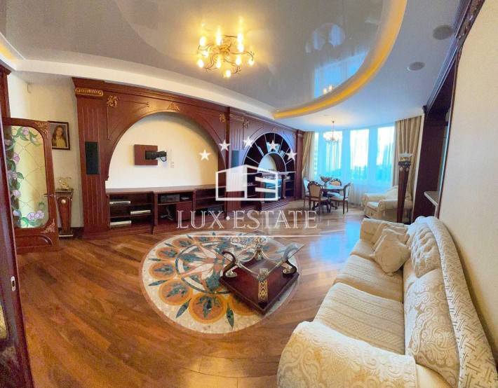 Продажа 3х комн. квартиры 118м² с НОВЫМ дизайнерским ремонтом - фото 1