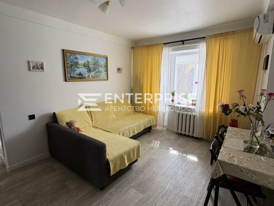 Продаж 2 кімнатна, вул Каунаська, Дарницька площа