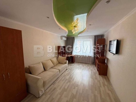 Продаж квартири вул.Пчілки 4, 3кімн., 100м.кв Київ
