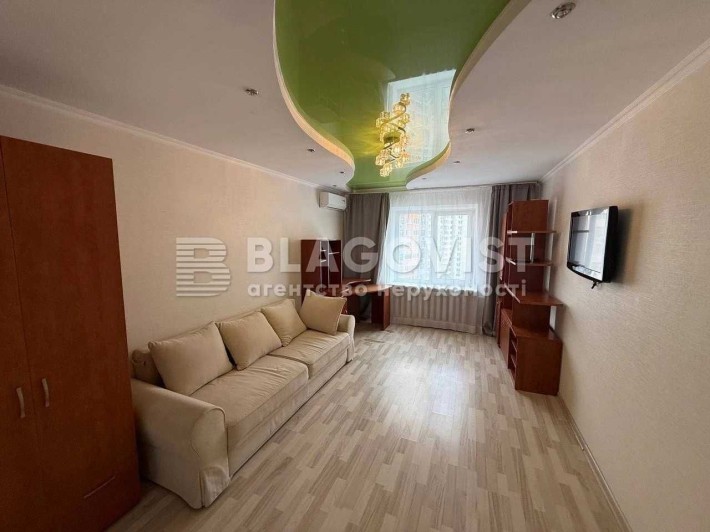 Продаж квартири вул.Пчілки 4, 3кімн., 100м.кв - фото 1