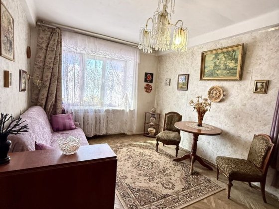 2-к квартира з ремонтом! Є балкон! Мінімальне оформлення! Київ