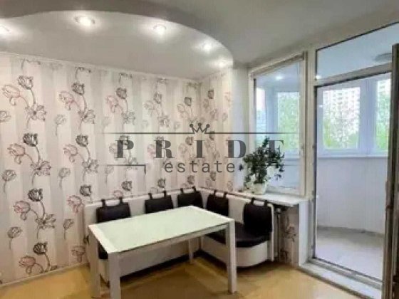 Продаж 3-х кімнатної затишної квартири. Позняки. Дарницький р-н.  вул. Олени Пчілки, 2 Київ