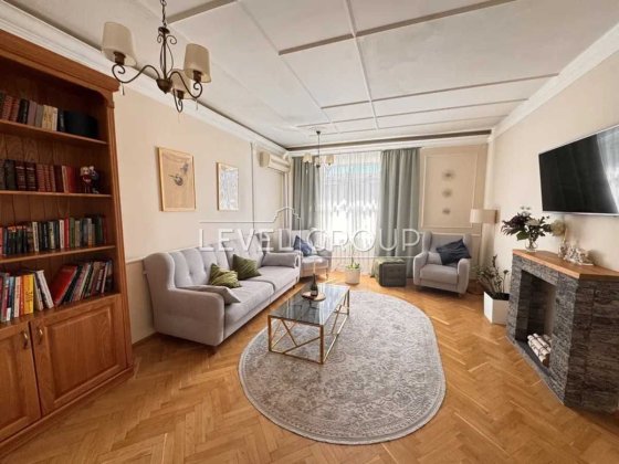 Продаж 5 к квартири бульвар Міхновського 9, Печерськ, метро Звіринецька Киев