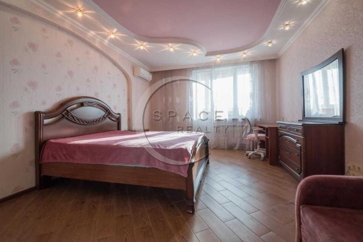 Продаж просторої 2к. квартири в ЖК Парковий  на бульв. Миколи Руденка - фото 1
