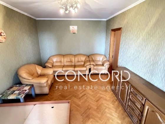 Метро Академмістечко, Житомирська. Продам 1к Ірпінська вул., 63-А Київ