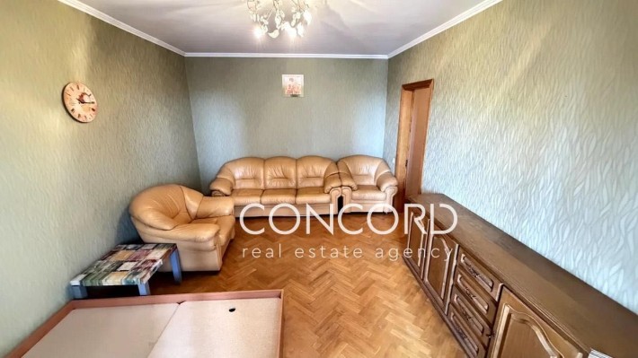 Метро Академмістечко, Житомирська. Продам 1к Ірпінська вул., 63-А - фото 1