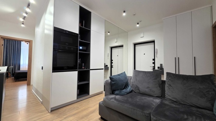 Продаж 2 кімнтної квартири 68.1 м² | світло 24/7 | проспект Любомира Гузара 46В | ЖК На Комарова, 46 - фото 1