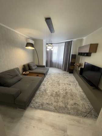 Продаж вул. Академіка  Єфремова ( Уборевича )19-а комфортна 2 кв.  63 кв.м - фото 1