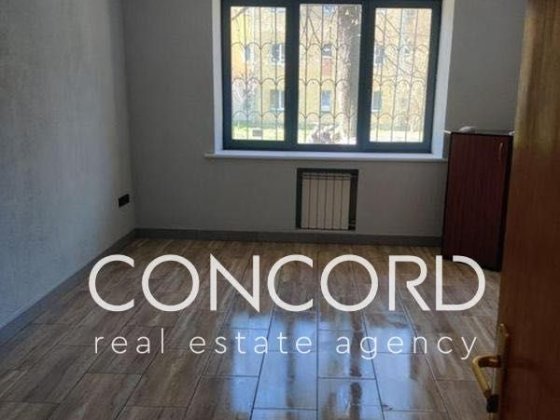 Соломʼянка. Продам 2к Максима Токарева (Вузівська) вул., 4. Сталінка Киев