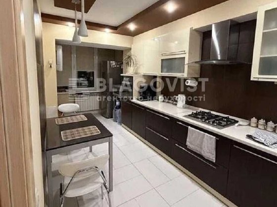 Продаж 3-х кімнатної квартири   Єреванська, 8а