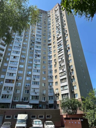 Двухкомнатная  Яблонськой  срочно  продам - фото 1