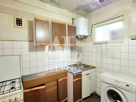Продаж 3кім. квартири під ремонт, вул. Липківського, метро Вокзальна Киев