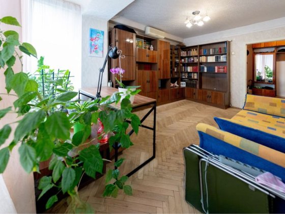 Продажа 2-ух кімнатної квартири в центрі.