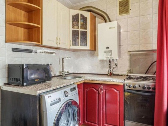 Продам квартиру свою 1-к.  Перемоги 9, м. Житомирська. Київ
