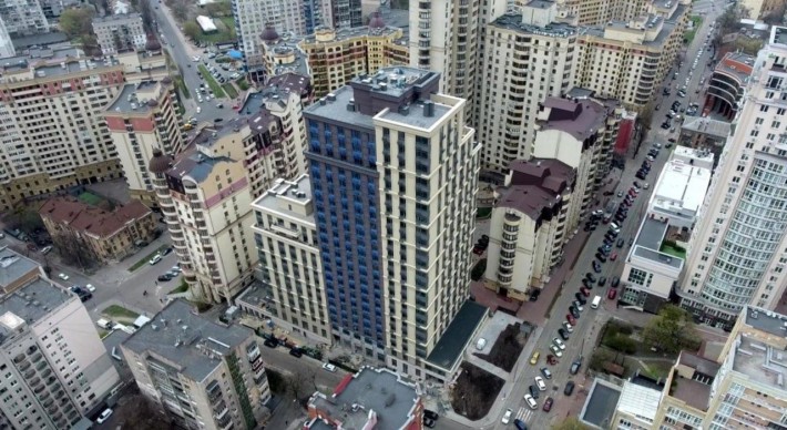 ЖК КАМЕРТОН, вул.Річкова, 4 Трикімнатна, центр - фото 1