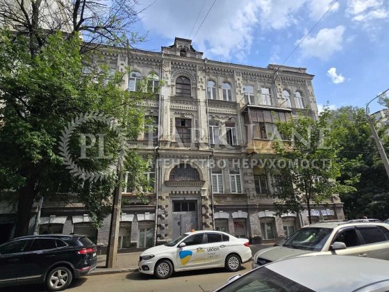 2-х кімнатна квартира в Царському дореволюційному будинку м. Поштова площа м.Контрактова площа Київ