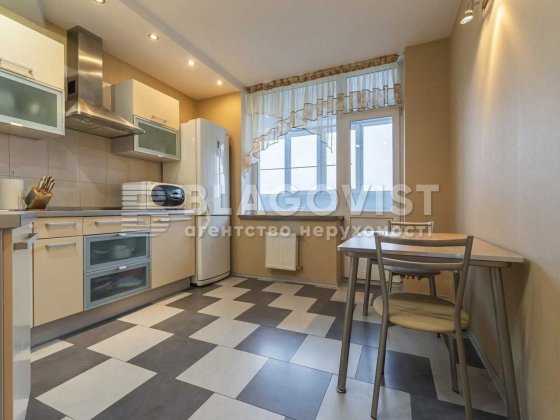 Продаж 1 кім квартири вул. Верховинна,37 поруч метро Житомирська, Святошин Киев