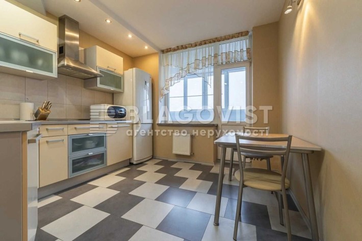 Продаж 1 кім квартири вул. Верховинна,37 поруч метро Житомирська, Святошин - фото 1