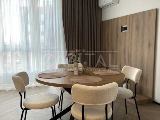 Продаж 2-кімнатної квартири 67 м² з ремонтом у ЖК «Варшавський 3», Нивки