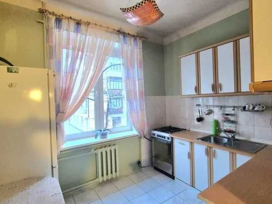 3к квартира на Міцкевича Солом'янський район Киев