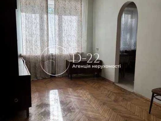 Продаж 2к квартири поруч з метро Нивки