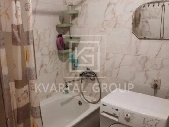 Житлова 1к біля АКАДЕММІСТЕЧКА Київ