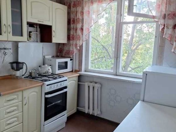 Святошинський, м Нивки, м Сирець, Мрії 17 4/5,  45/30/6 балкон засклений,
