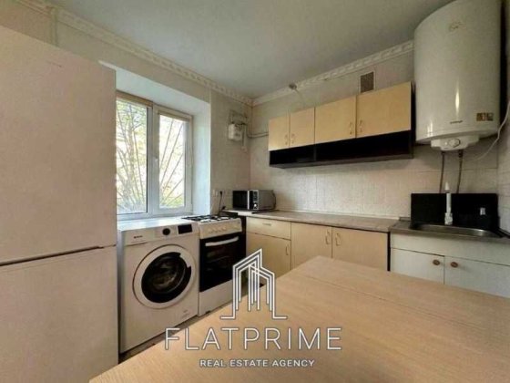 Продам 2к квартиру Ярмоли 38а метро КПІ Шевченківський район Київ