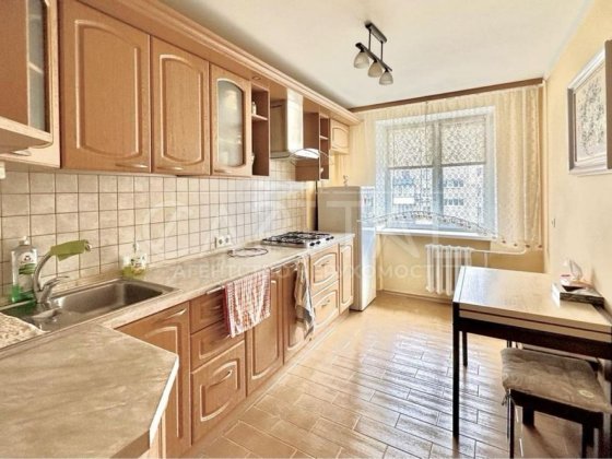 3-кімнатна квартира 69 м². вул. Дегтярівська. Лукʼянівка. Є ГАЗ Київ