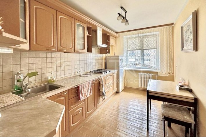 3-кімнатна квартира 69 м². вул. Дегтярівська. Лукʼянівка. Є ГАЗ - фото 1